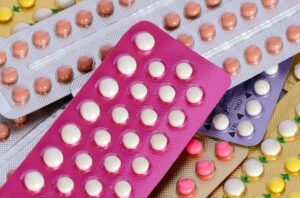 Os anticoncepcionais são métodos contraceptivos muito comuns entre as mulheres. Eles são utilizados para evitar uma gravidez indesejada e, quando utilizados corretamente, são muito eficazes.
