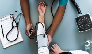 Como prevenir doenças silenciosas com exames simples?