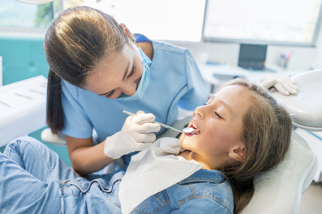 Como escolher um dentista: dicas para encontrar o profissional ideal