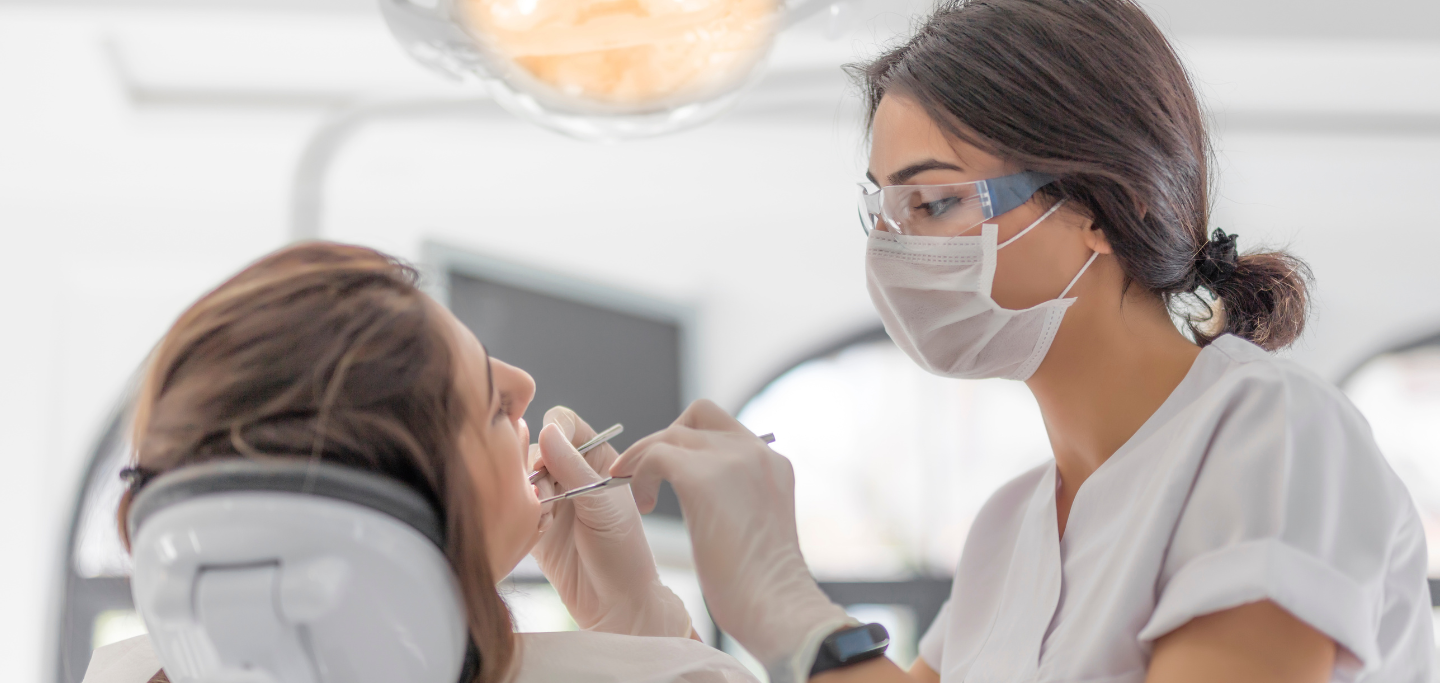 Como escolher um dentista: dicas para encontrar o profissional ideal