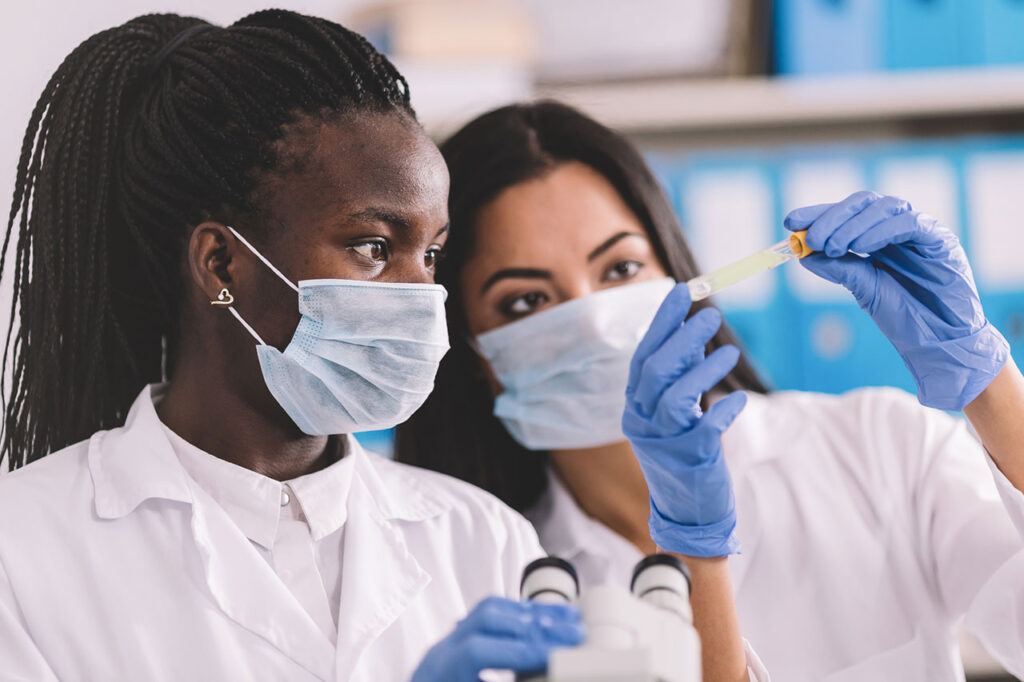 Sinais de alerta: quando é a hora de procurar um infectologista?